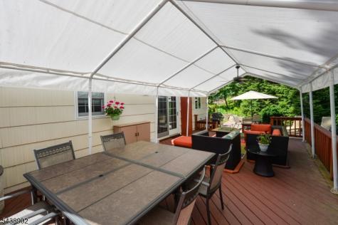 30 Knolls Road Bloomingdale NJ 07403