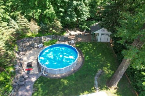 30 Knolls Road Bloomingdale NJ 07403