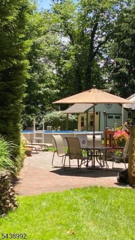 30 Knolls Road Bloomingdale NJ 07403