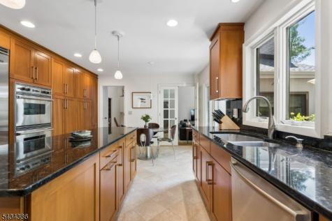 10 Hawthorne Court Morris NJ 07960