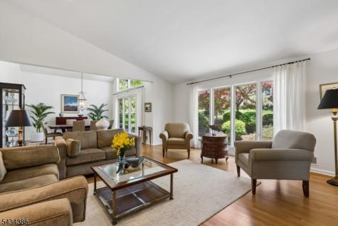 10 Hawthorne Court Morris NJ 07960
