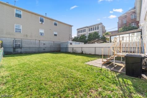 551 15TH Avenue Newark NJ 07103