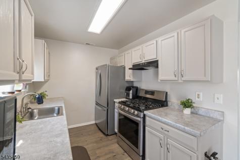 551 15TH Avenue Newark NJ 07103