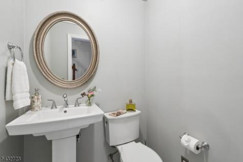 81 Mountain Road Verona NJ 07044