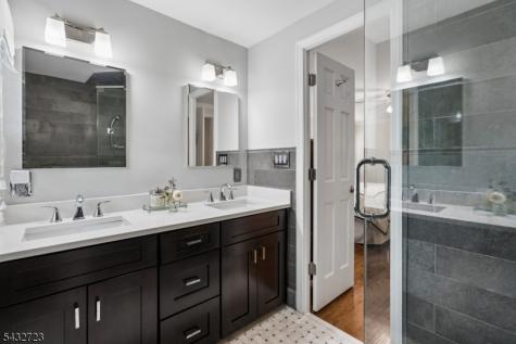 81 Mountain Road Verona NJ 07044