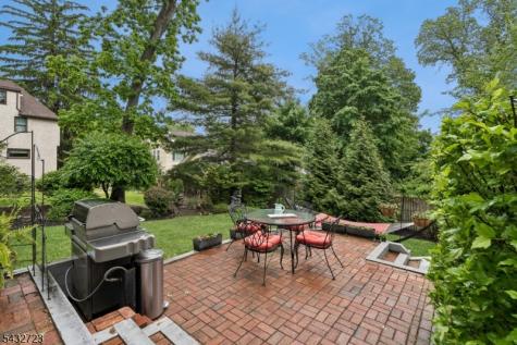 81 Mountain Road Verona NJ 07044