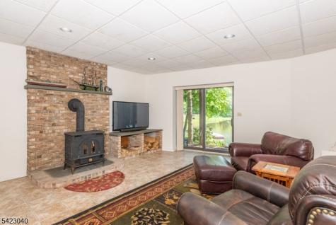 43 Croft Road Jefferson NJ 07849