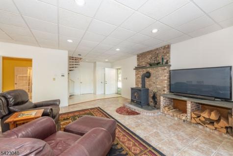 43 Croft Road Jefferson NJ 07849