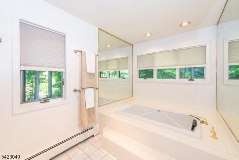 43 Croft Road Jefferson NJ 07849