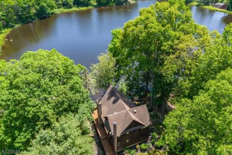 43 Croft Road Jefferson NJ 07849