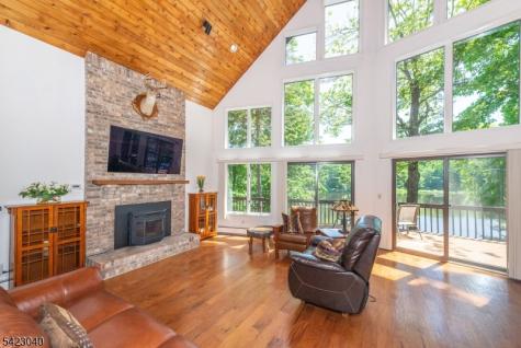 43 Croft Road Jefferson NJ 07849