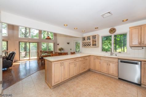 43 Croft Road Jefferson NJ 07849