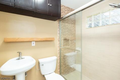 67 Thomas Place Edison NJ 08837
