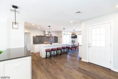 67 Thomas Place Edison NJ 08837