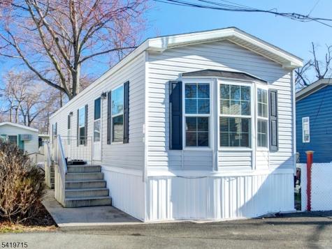 17 E 6th Street Moonachie NJ 07074