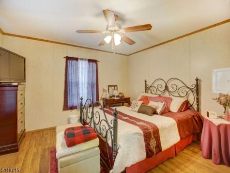 17 E 6th Street Moonachie NJ 07074