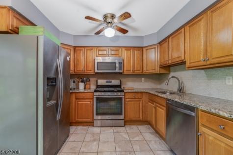 23 Country Hill Road Clinton NJ 08833
