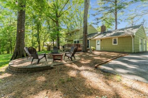 23 Country Hill Road Clinton NJ 08833