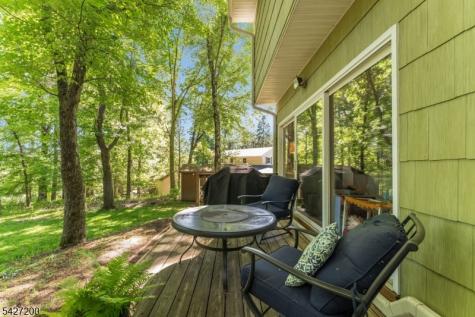 23 Country Hill Road Clinton NJ 08833