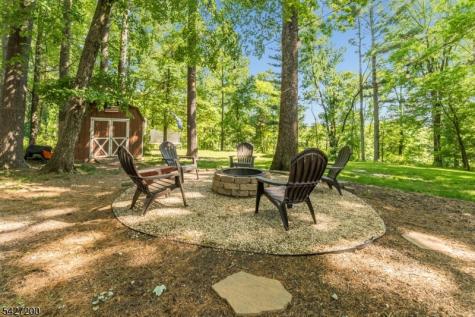 23 Country Hill Road Clinton NJ 08833