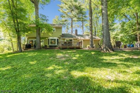 23 Country Hill Road Clinton NJ 08833