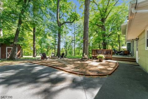 23 Country Hill Road Clinton NJ 08833