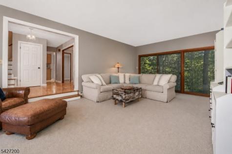 23 Country Hill Road Clinton NJ 08833