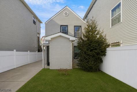 418 S 10th Street Newark NJ 07103