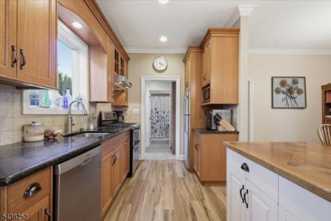 253 Essex Street Long Hill NJ 07980