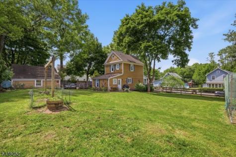 253 Essex Street Long Hill NJ 07980