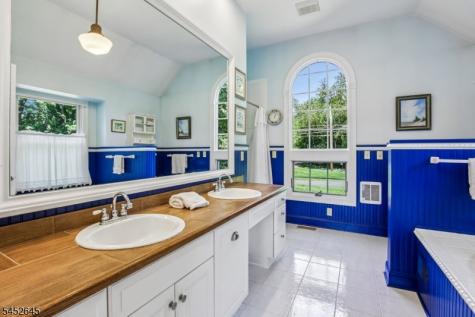 152 Lambertville Hq Road Delaware NJ 08559