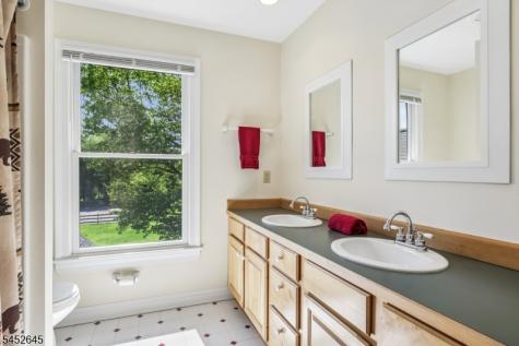 152 Lambertville Hq Road Delaware NJ 08559