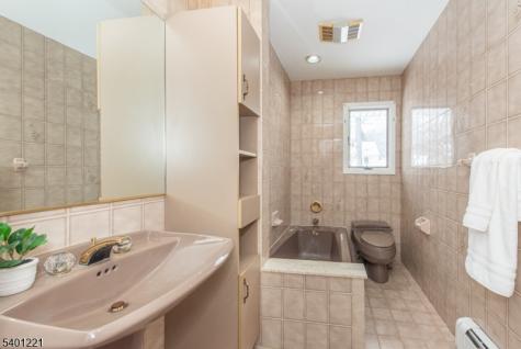 27 Balston Drive Verona NJ 07044