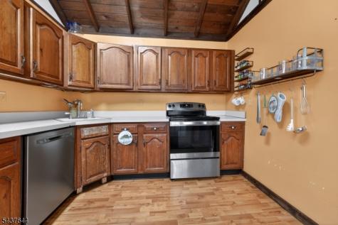 138 Lakeside Dr, West Liberty NJ 07823