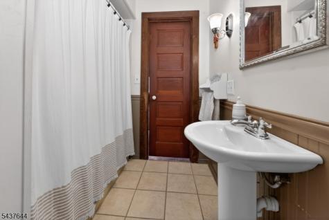 138 Lakeside Dr, West Liberty NJ 07823