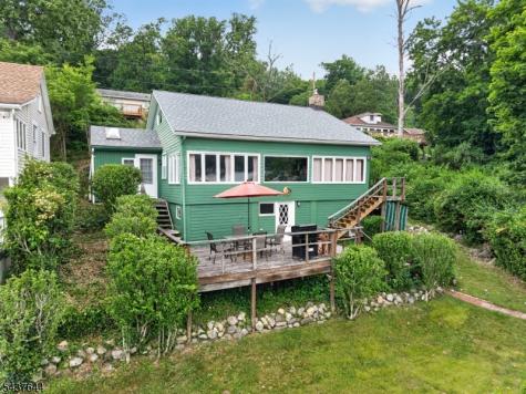 138 Lakeside Dr, West Liberty NJ 07823