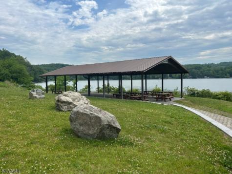 138 Lakeside Dr, West Liberty NJ 07823