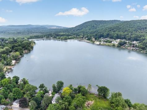 138 Lakeside Dr, West Liberty NJ 07823