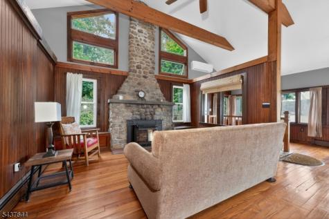138 Lakeside Dr, West Liberty NJ 07823