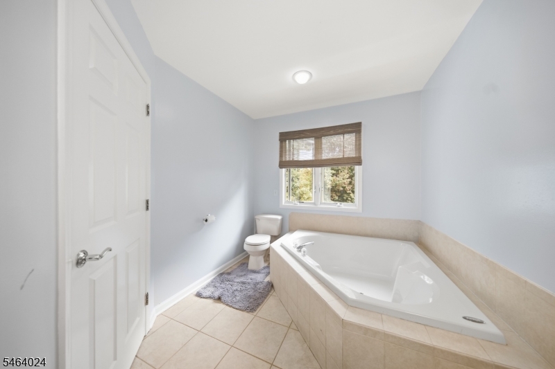18 Cornerstone Drive Allamuchy NJ 07840