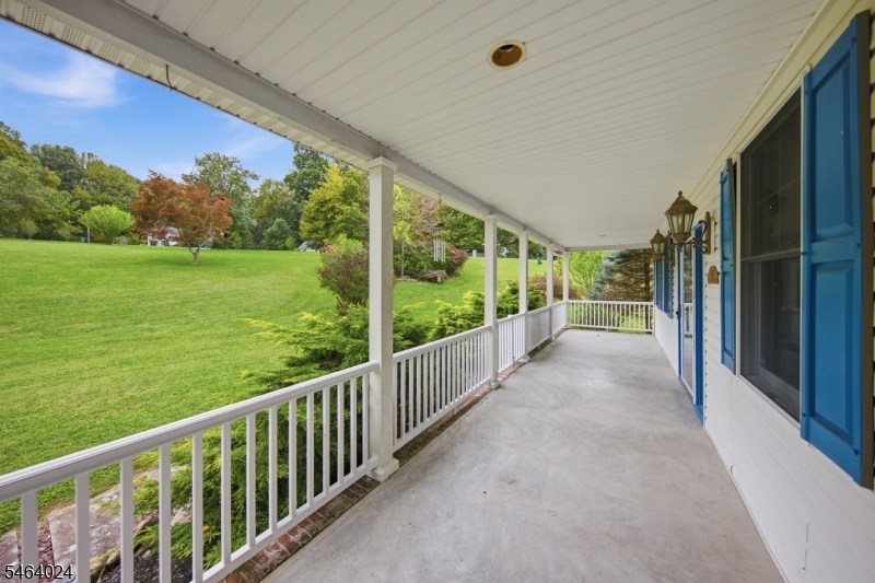 18 Cornerstone Drive Allamuchy NJ 07840