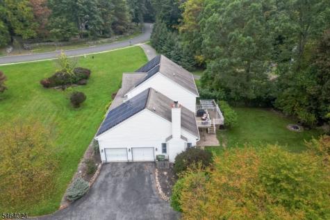 18 Cornerstone Drive Allamuchy NJ 07840