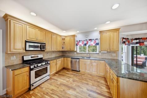 18 Cornerstone Drive Allamuchy NJ 07840