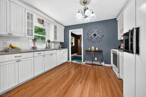 20 Thompson Avenue Woodbridge NJ 08863