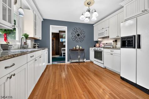 20 Thompson Avenue Woodbridge NJ 08863