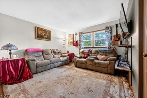 20 Thompson Avenue Woodbridge NJ 08863