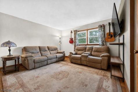 20 Thompson Avenue Woodbridge NJ 08863