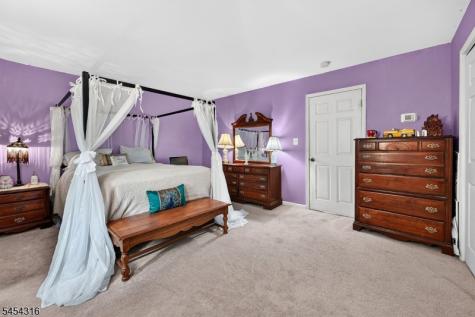 20 Thompson Avenue Woodbridge NJ 08863