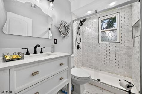 20 Thompson Avenue Woodbridge NJ 08863