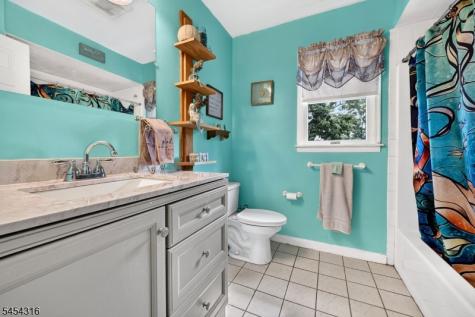 20 Thompson Avenue Woodbridge NJ 08863